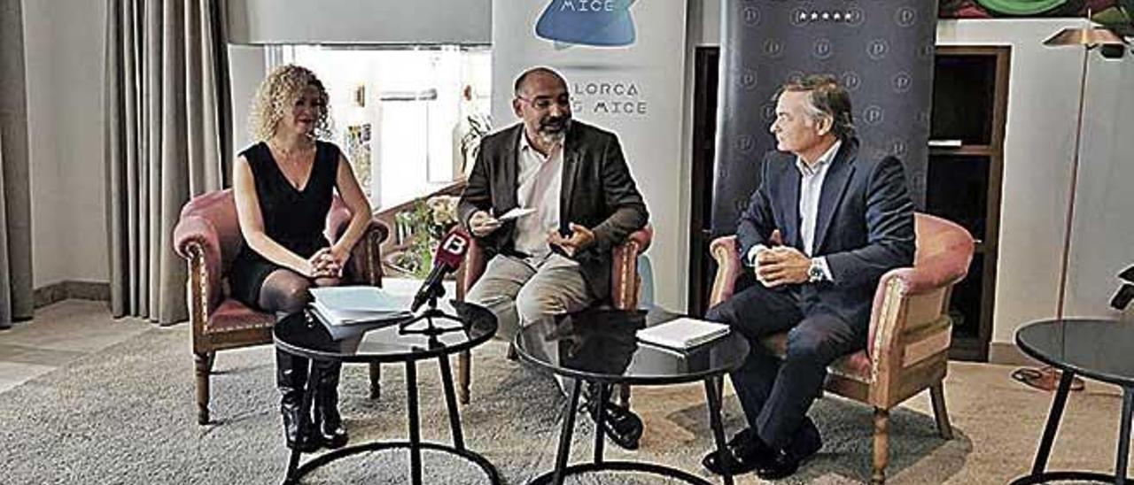 Alessia Comis, Andreu Serra y RamÃ³n Vidal, en el hotel Es Princep.