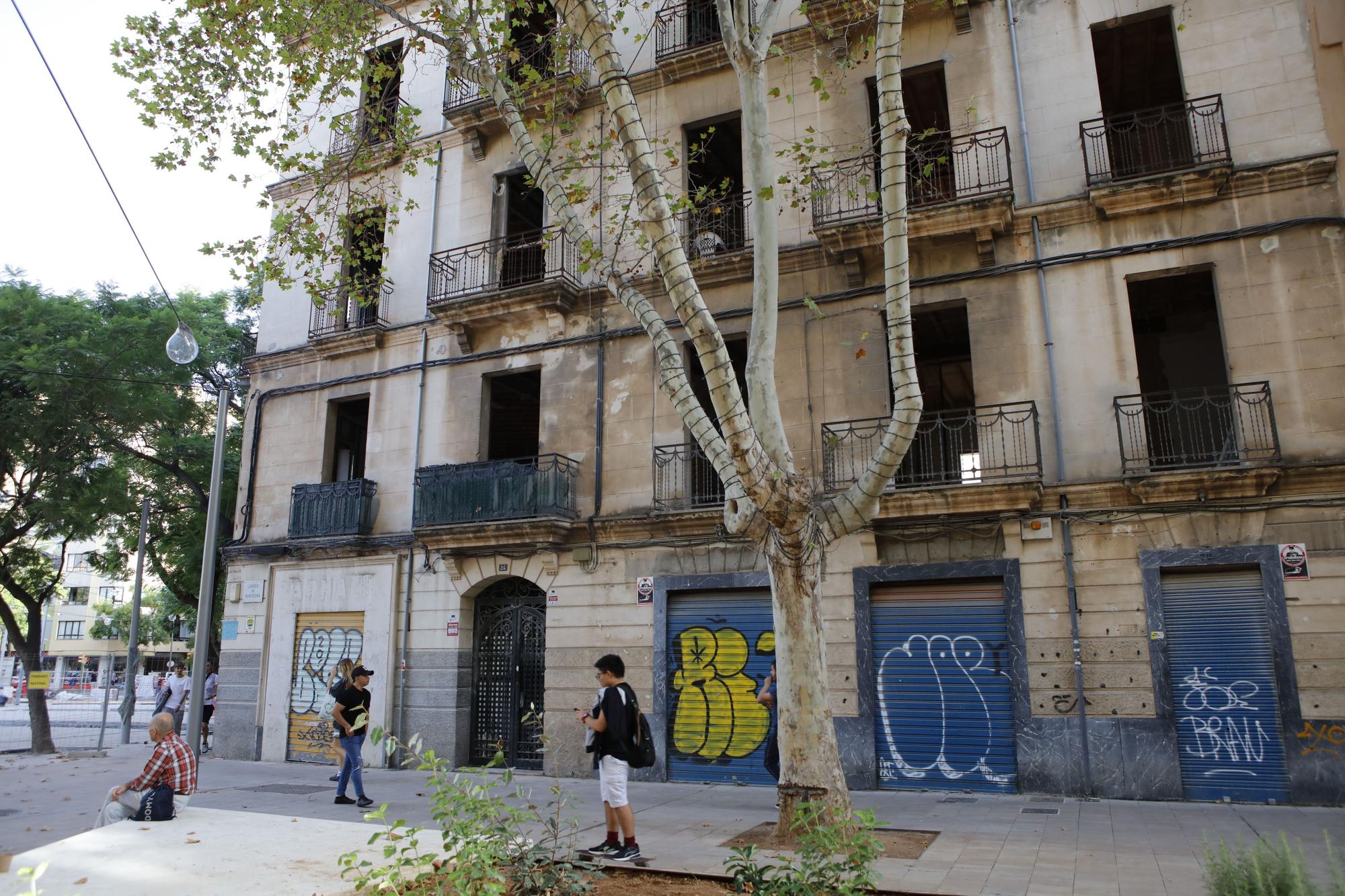 Vom Verkehrslärm zur Fußgängerzone: So sieht der Carrer Nuredduna in Palma de Mallorca jetzt aus