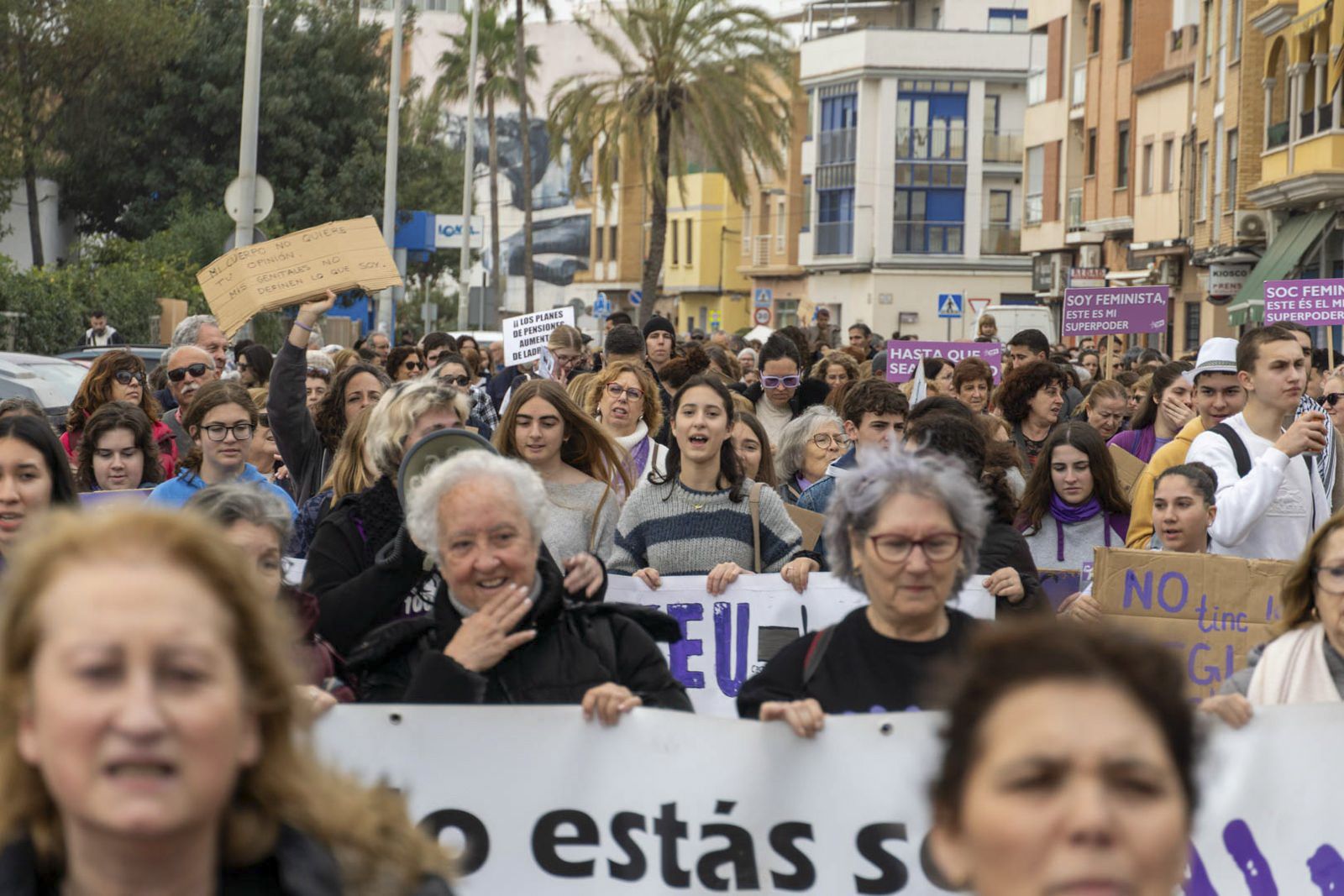 Así fue la manifestación del 8M en el Port de Sagunt