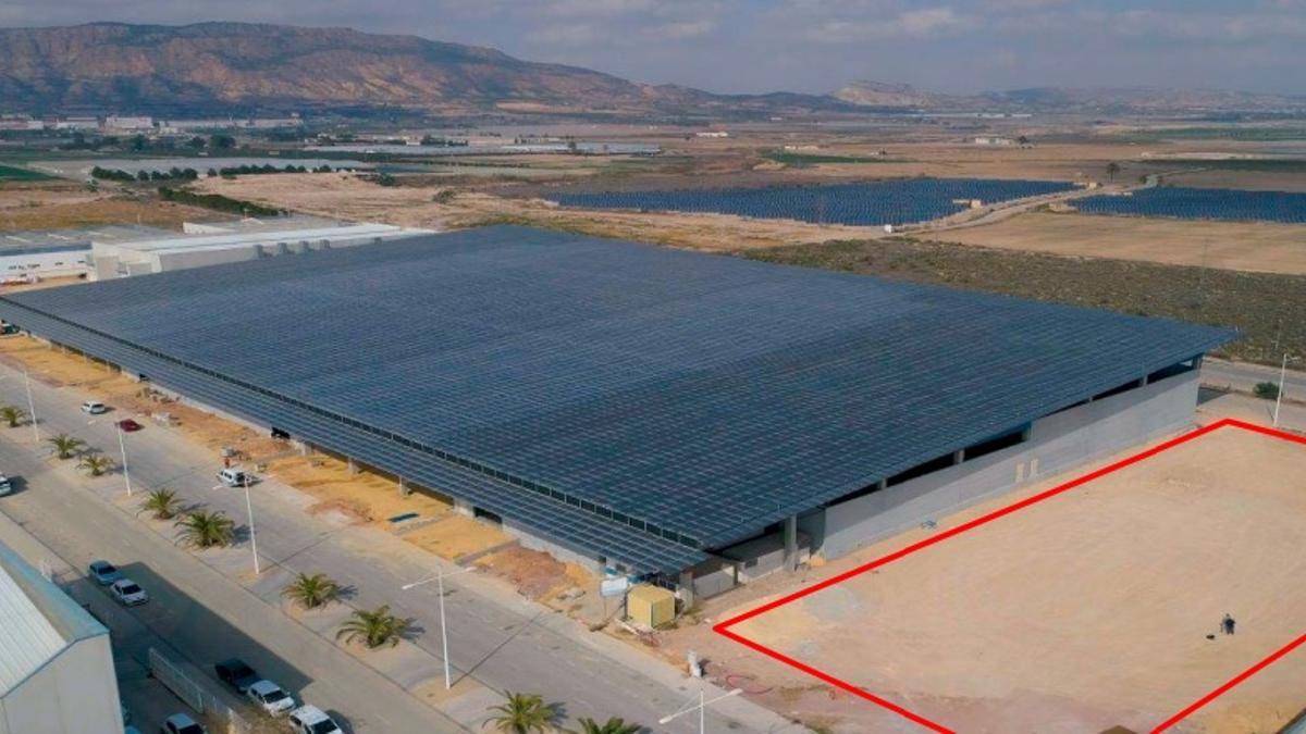 La inversión de CEP y BBVA tiene por objeto la construcción de una nave con una cubierta de paneles solares y baterías con una potencia de 900 KWp.