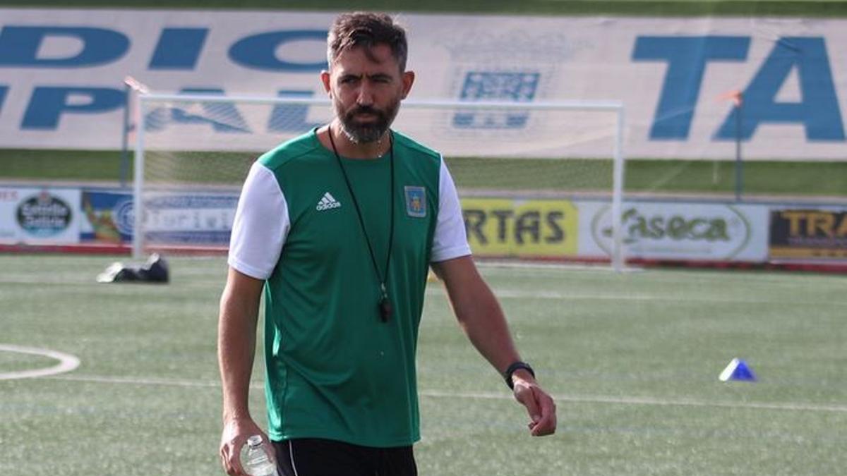 Molo, durante un entrenamiento con el Tarazona.