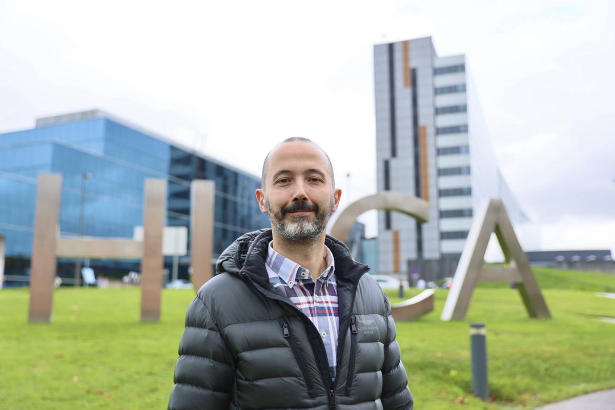 Fernando López Álvarez, otorrino del HUCA.