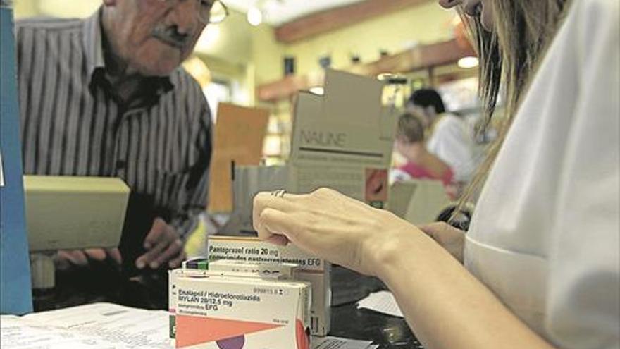 Sanidad sigue pagando con bonos el copago farmacéutico en Extremadura