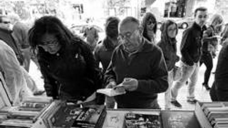 La poesía extremeña se cita en la feria del libro