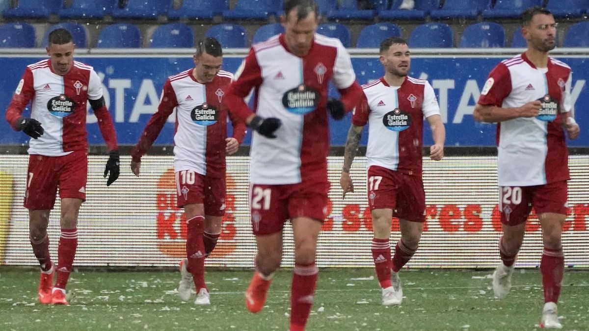 Las mejores imágenes bajo la nieve del Alavés-Celta