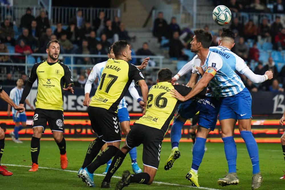 Partido del Málaga CF y el Tenerife en La Rosaleda.