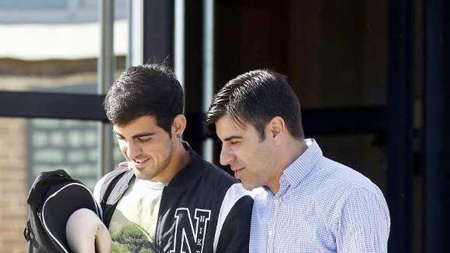 Nico Rodríguez, junto a Carlos Castro.