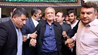 Pezeshkian se impone en las elecciones presidenciales en Irán