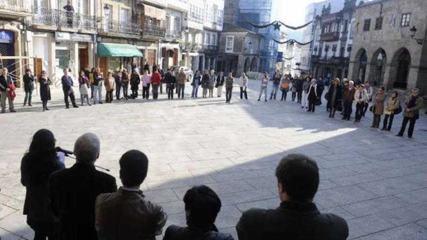 Manifiesto contra la violencia de género y recuerdo a las víctimas en Betanzos