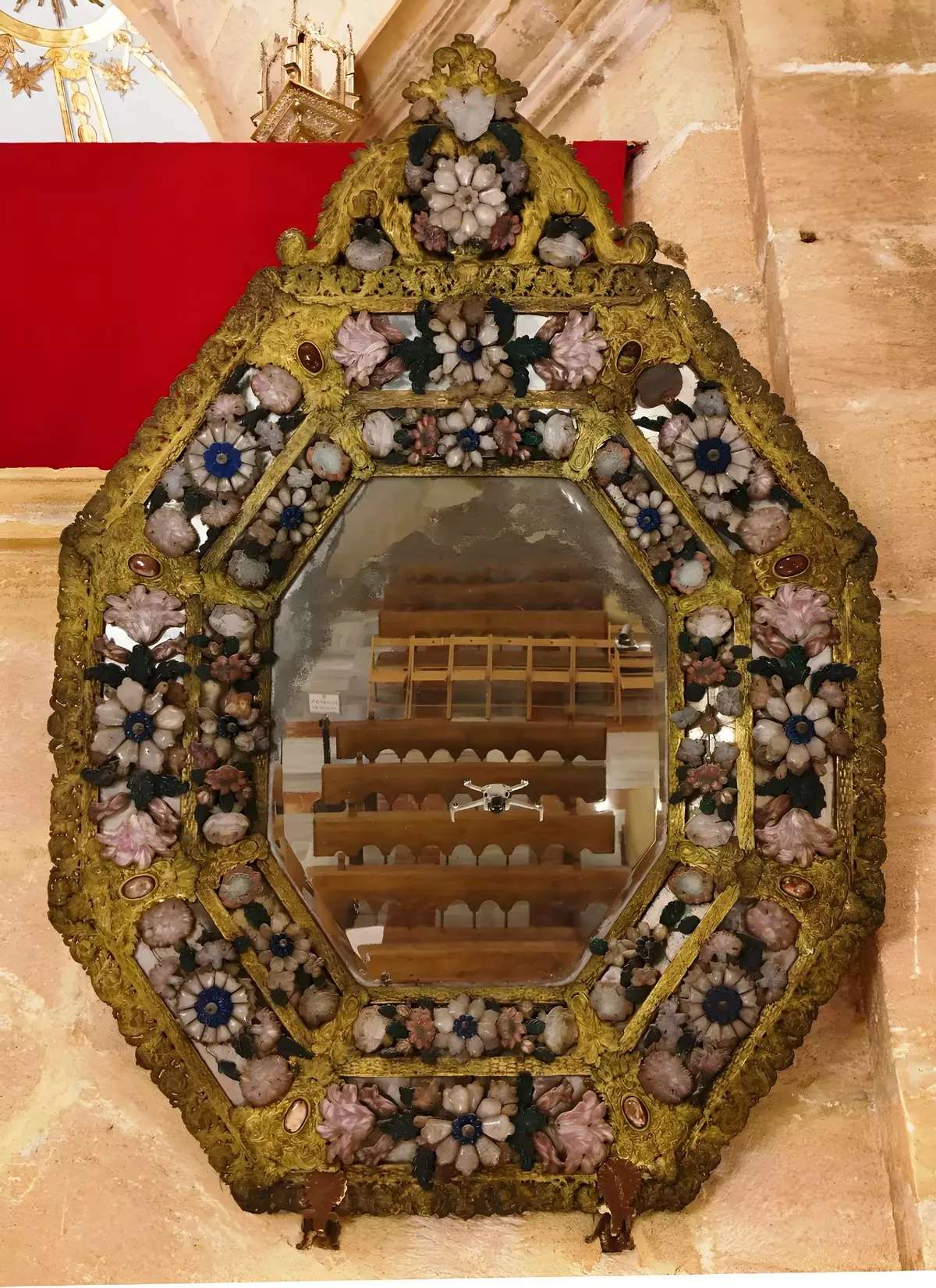 Caravaca de la Cruz custodia dos espejos sicilianos del siglo XVIII