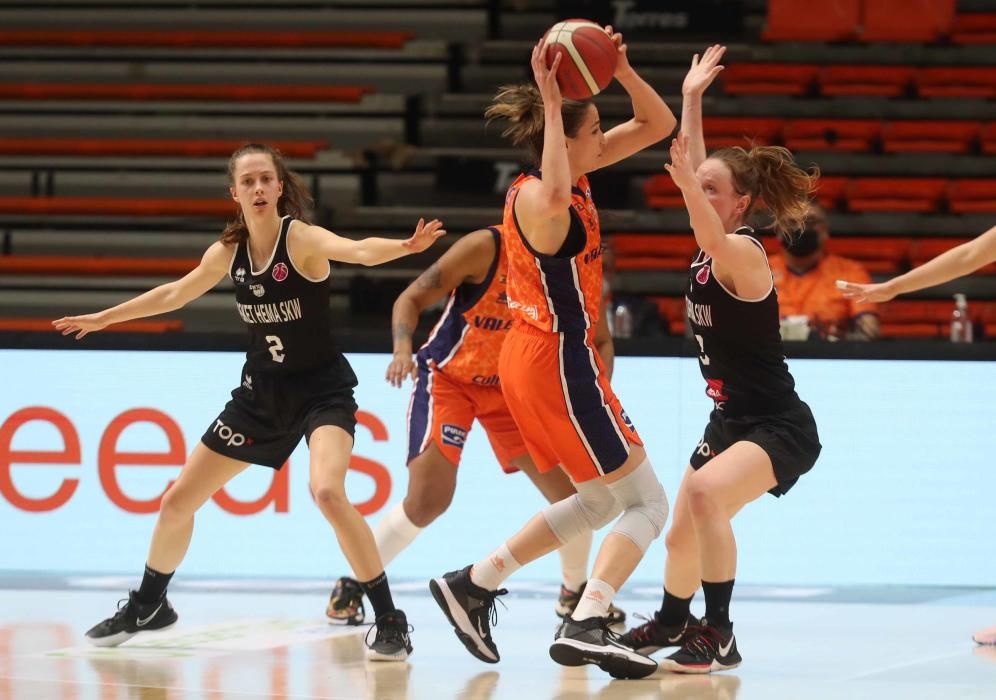 Las mejores imágenes del Valencia Basket - Basket Hema SKW