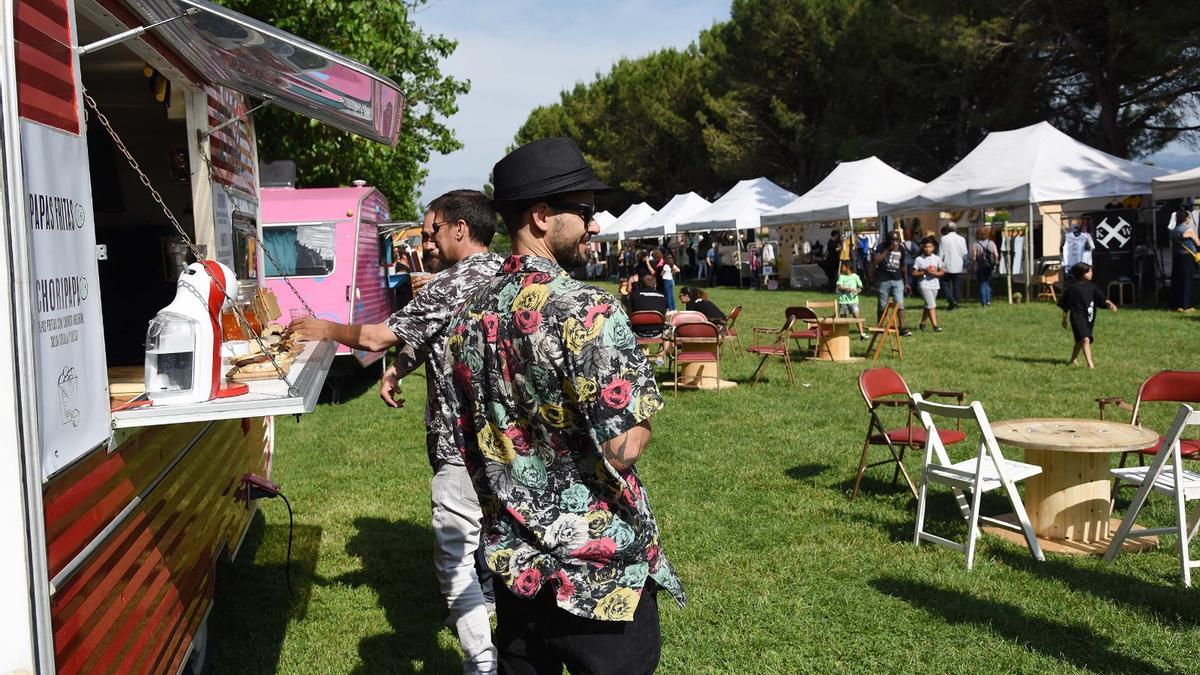 Visitants en una de les edicions de l&#039;Agulla Market