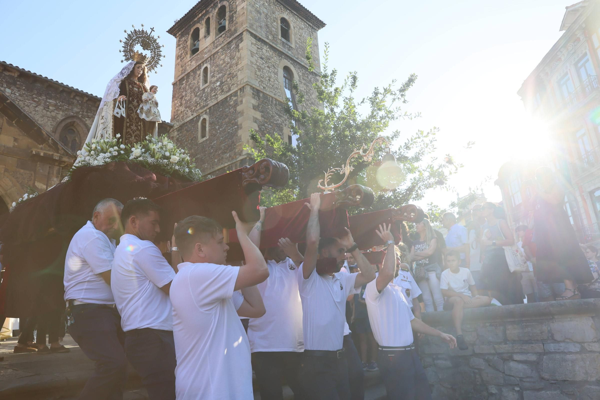 EN IMÁGENES: La procesión del Carmen en Avilés