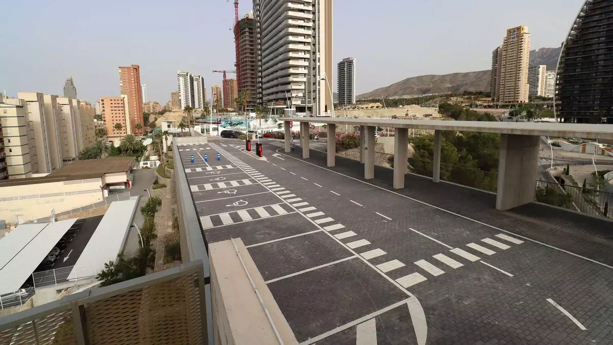 Benidorm pondrá 624 placas fotovoltaicas sobre un parking disuasorio para mejorar la eficiencia energética
