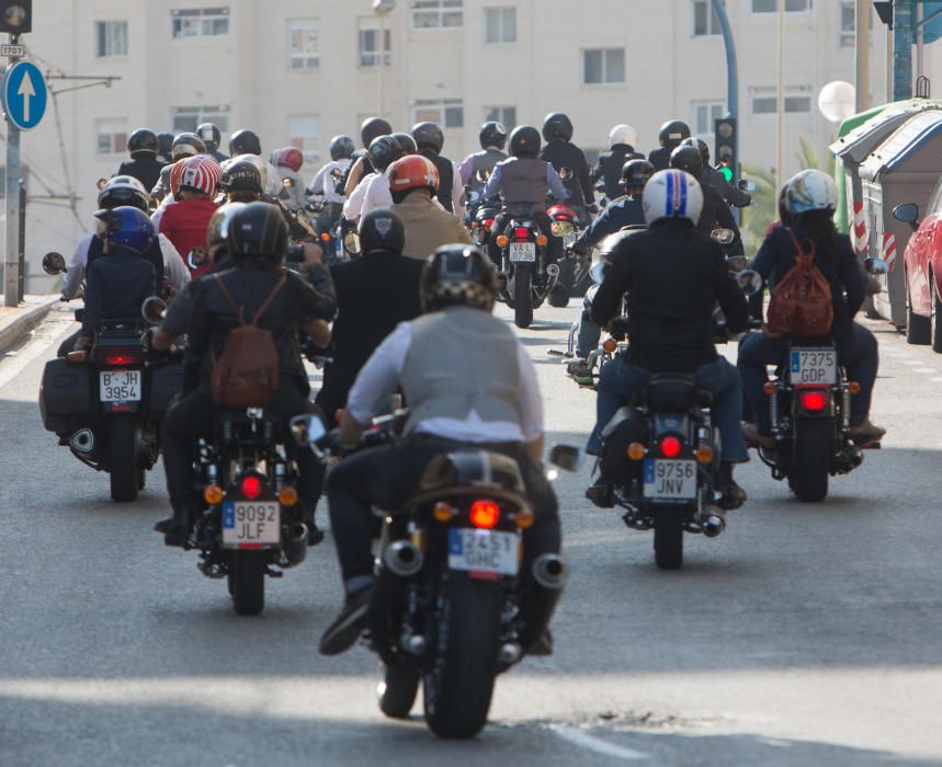 Motos custom y vintage invaden Alicante para luchar contra el cáncer de próstata