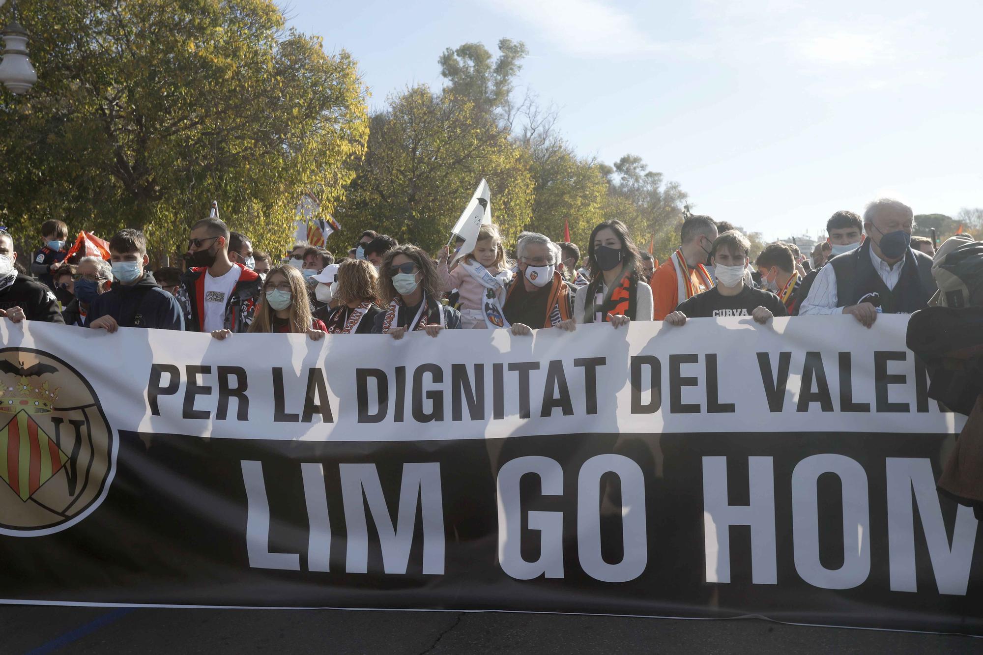 La manifestación valencianista contra Peter Lim (primera parte)