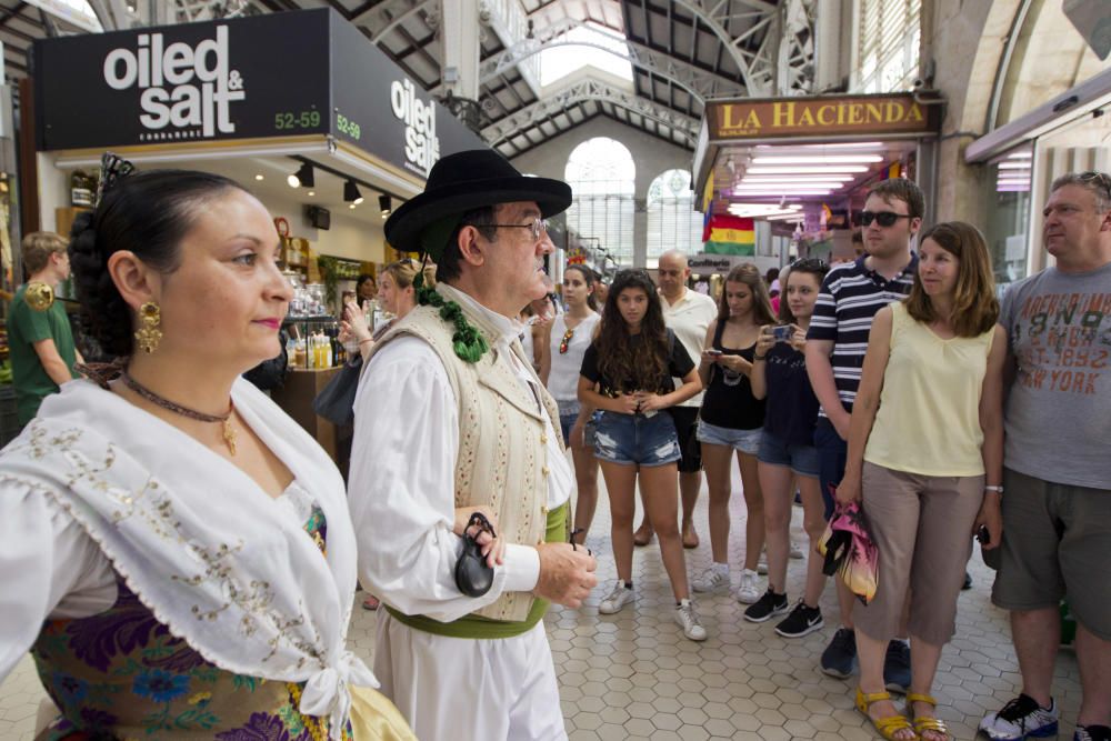 Dansaes en el Mercat Central