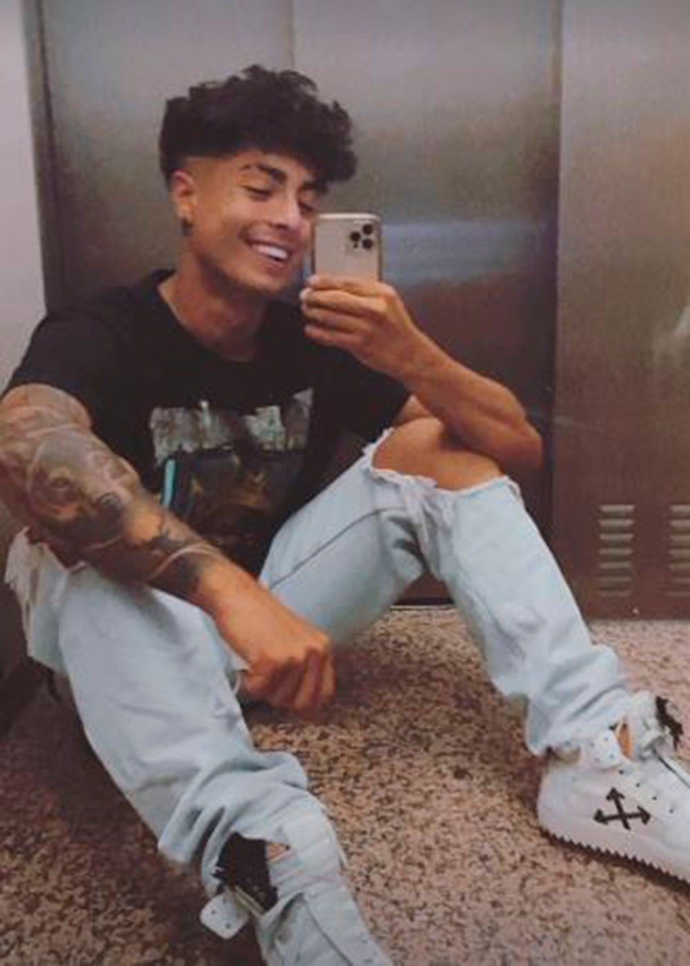 Un selfie de Naim Darrechi