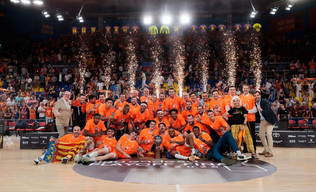 Celebración de la Liga Endesa del Valencia Basket hace tres semanas en Barcelona.