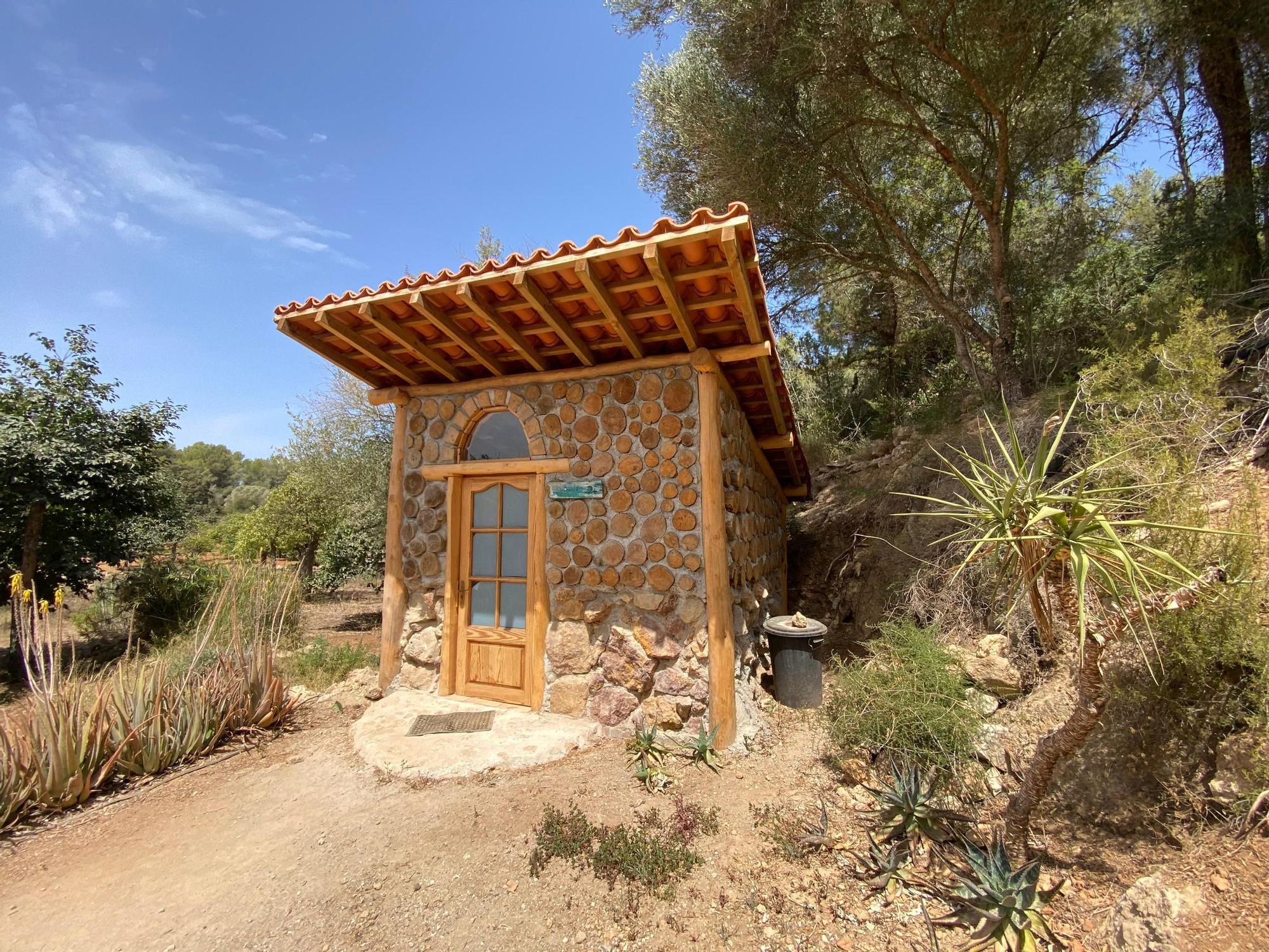 Galería: Derribadas las cabañas del centro Ibiza Yoga Benirràs