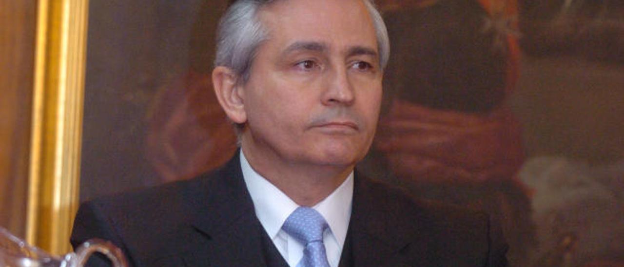 Manuel Mora.