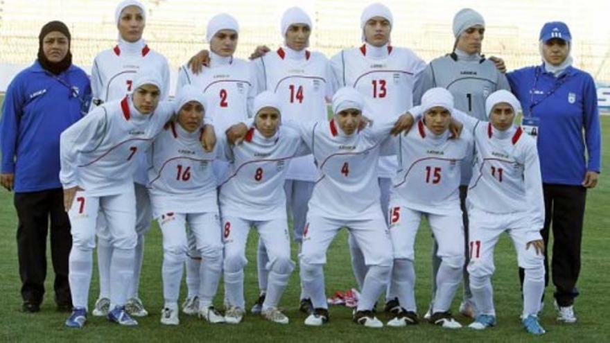 El &#039;hiyab&#039; aparta a las futbolistas de Irán de los Juegos