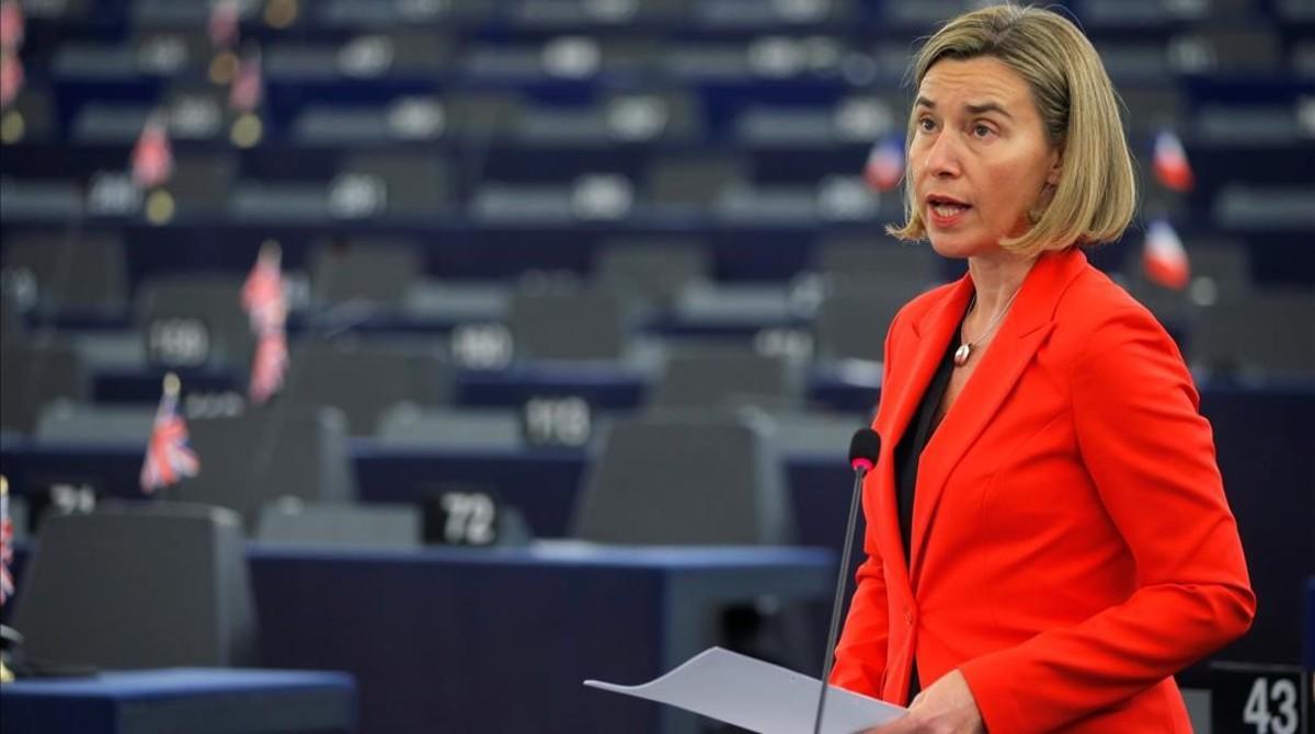 Federica Mogherini se dirige al Parlamento Europeo.