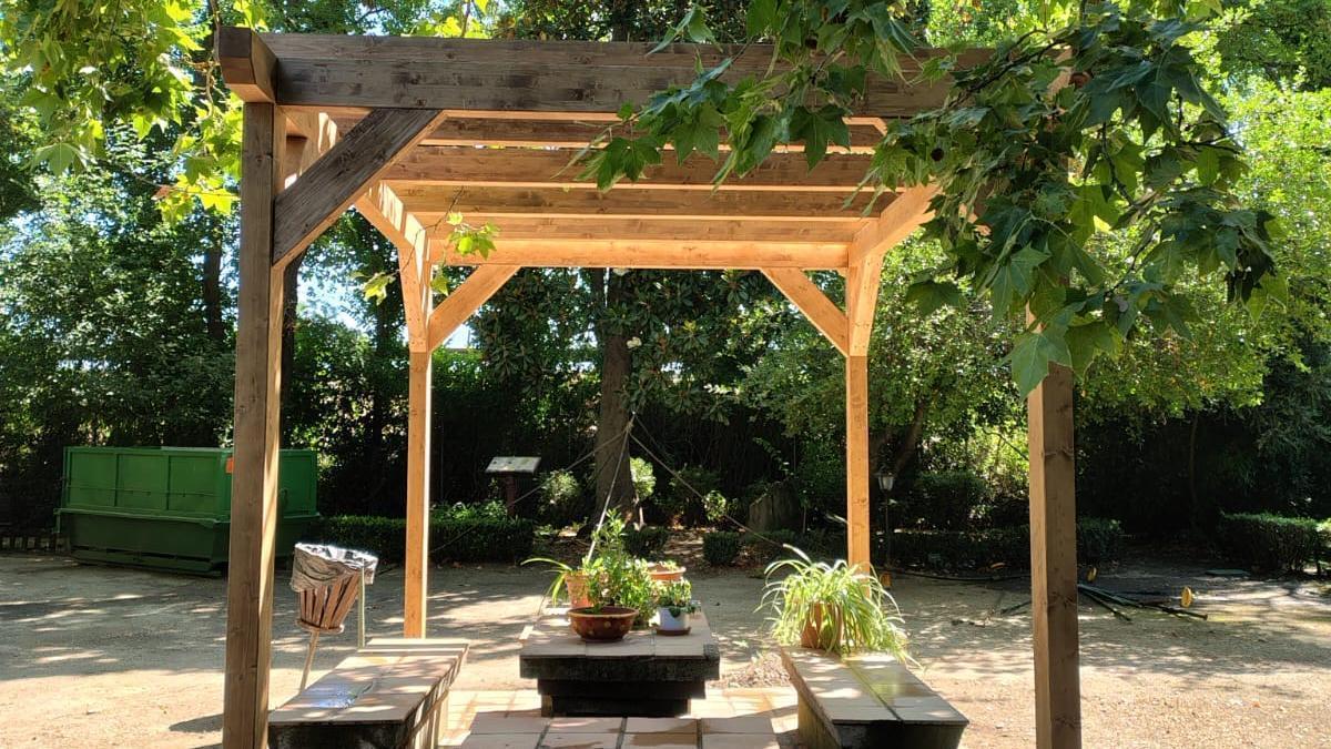 Una de las zonas interiores del Jardín Botánico de Coria.