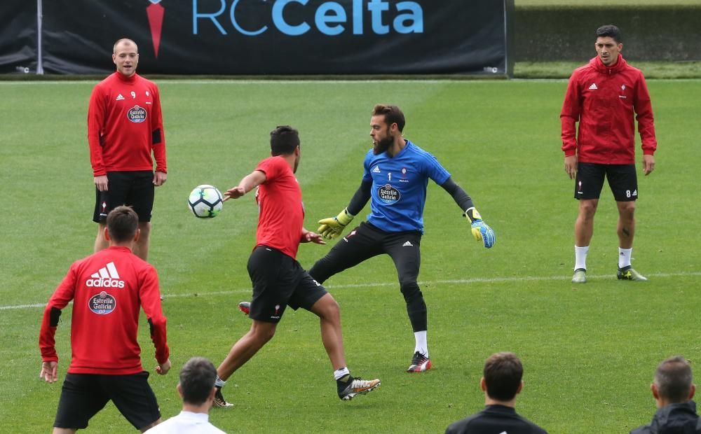 Juan Carlos Unzué dirigió el último entrenamiento antes del duelo contra los vitorianos en Balaídos.