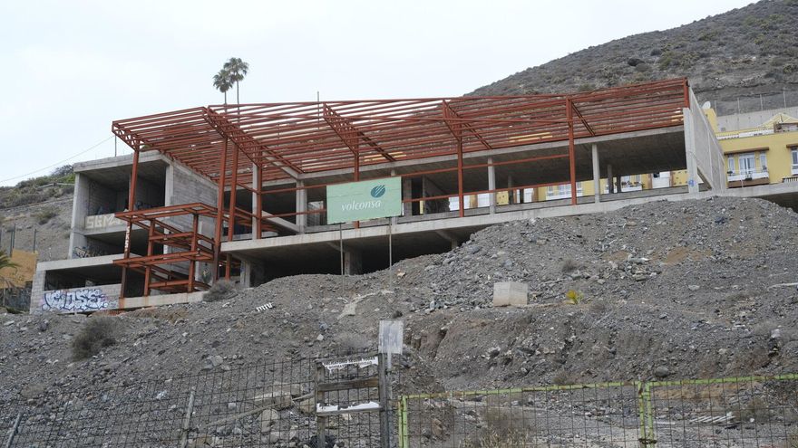 Mamotreto inacabado en San José