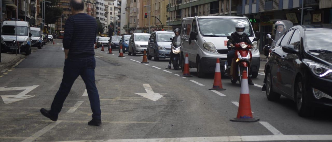 Atasco en la Avenida Goya de Zaragoza.