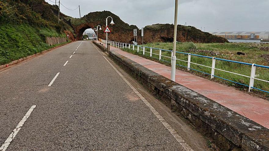 Carretera de San Juan al faro, donde se proyecto un carril bici. | M. Villamuza