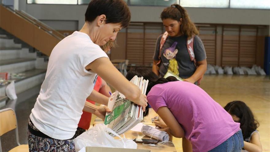 Desescalada en Castellón: Así devolverán los manuales al Banco de Libros 50.000 alumnos