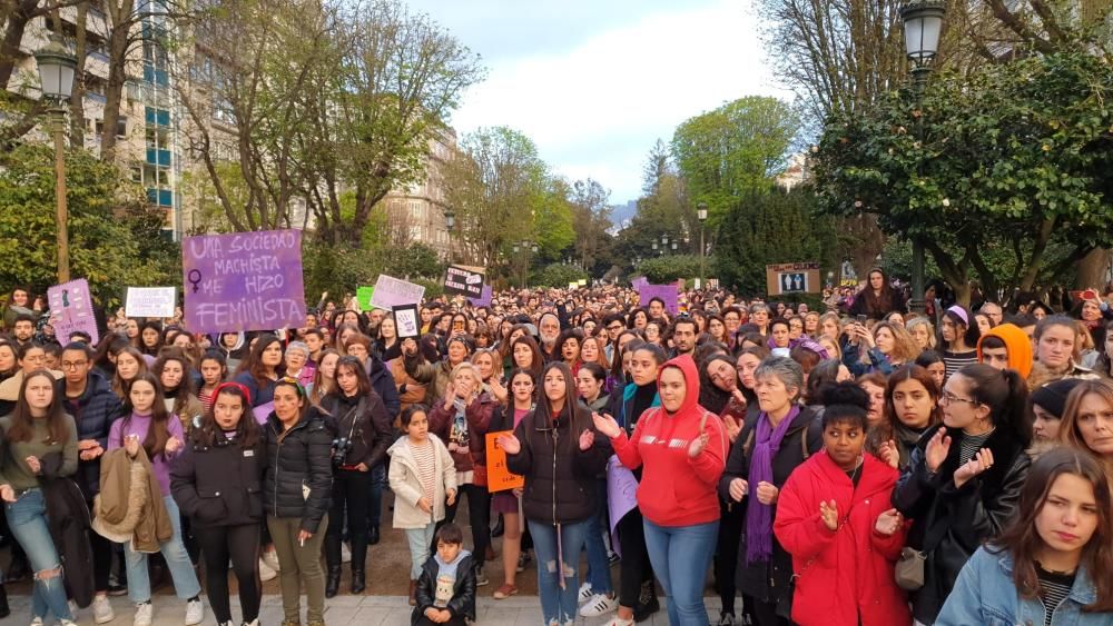 Decenas de miles de viguesas y vigueses vuelven a manifestarse este 8M para reclamar cambios en el sistema.