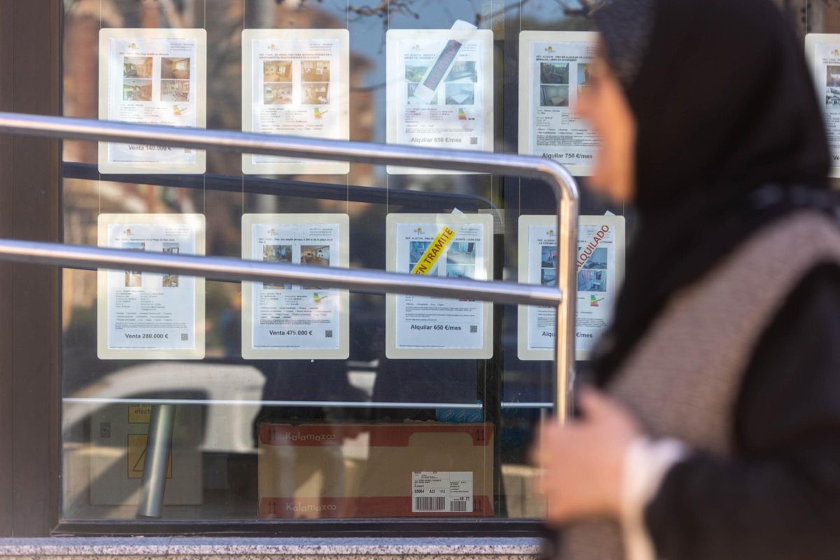 Carteles de pisos en alquiler en Alicante