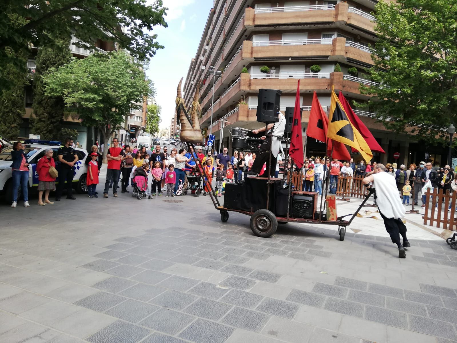 Imagina't fa una cercavila amb aires menorquins al centre de Manresa