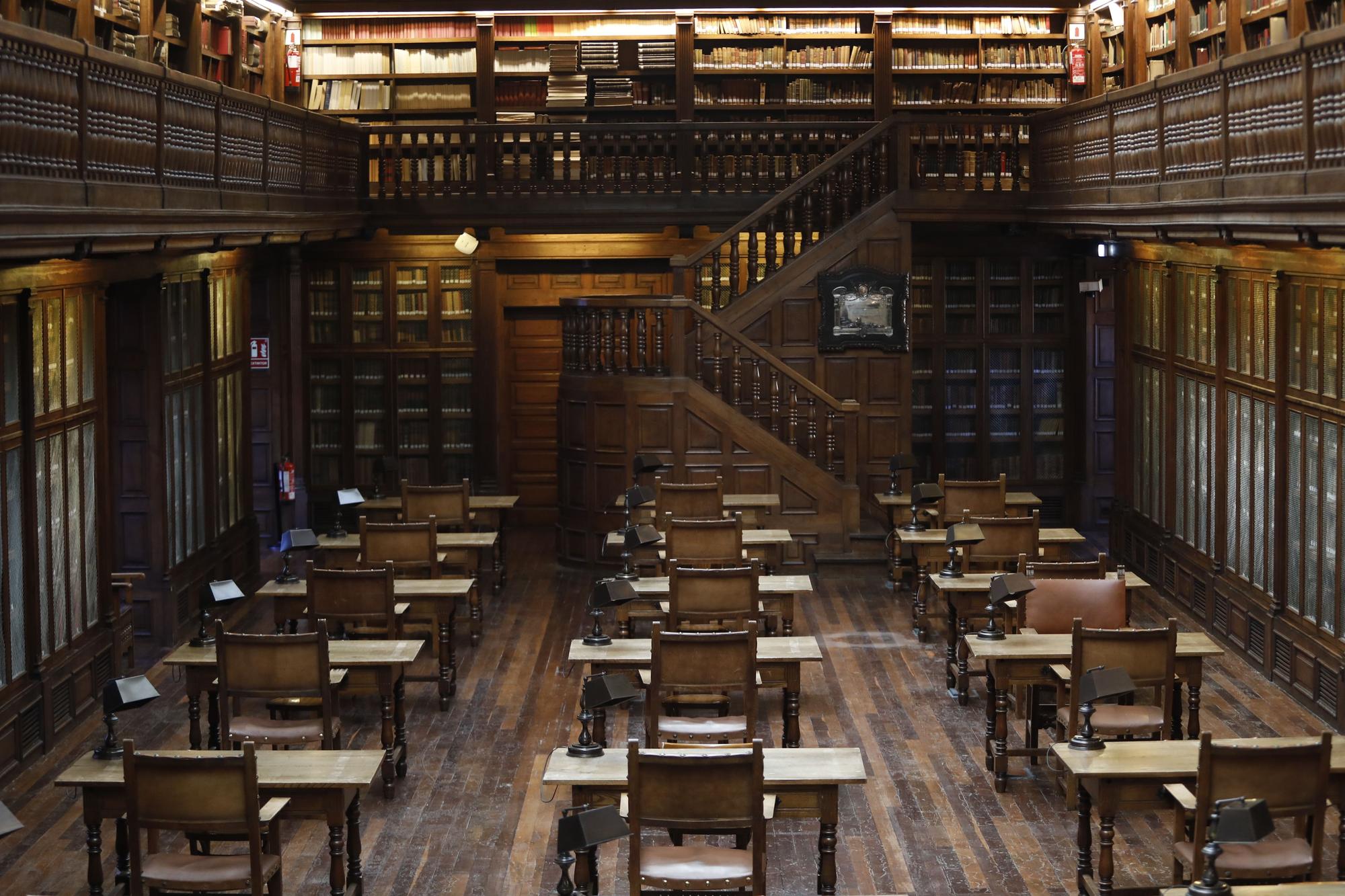 EN IMÁGENES: Los tesoros de la Universidad de Oviedo salen a la luz