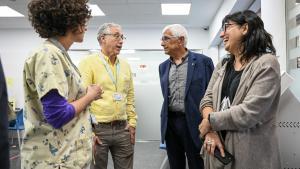 El conseller de Salut, Manel Balcells, durante una visita al nuevo CAP Florida Sur de LHospitalet.