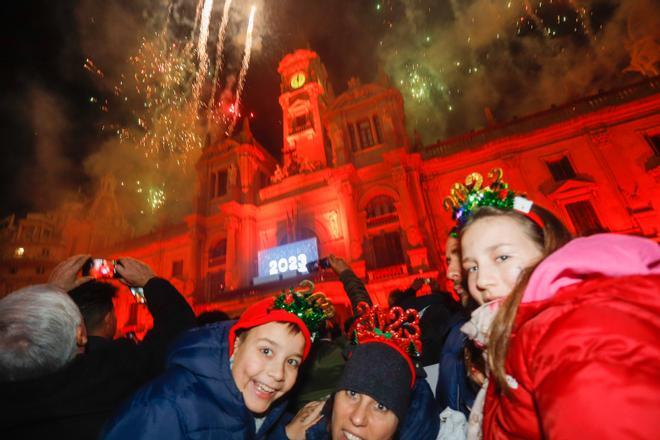 Así ha sido la fiesta de Año Nuevo en la Plaza del Ayuntamiento de València