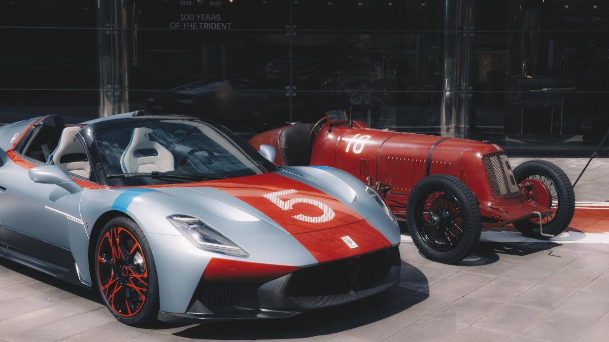 El MCPURA Cielo Tributo 1926 se entregó en Módena coincidiendo con el paso de la Mille Miglia por la ciudad.