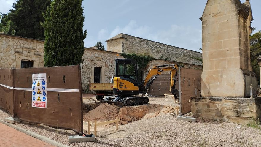 El mausoleo de Camilo Sesto en el cementerio de Alcoy estará terminado en noviembre