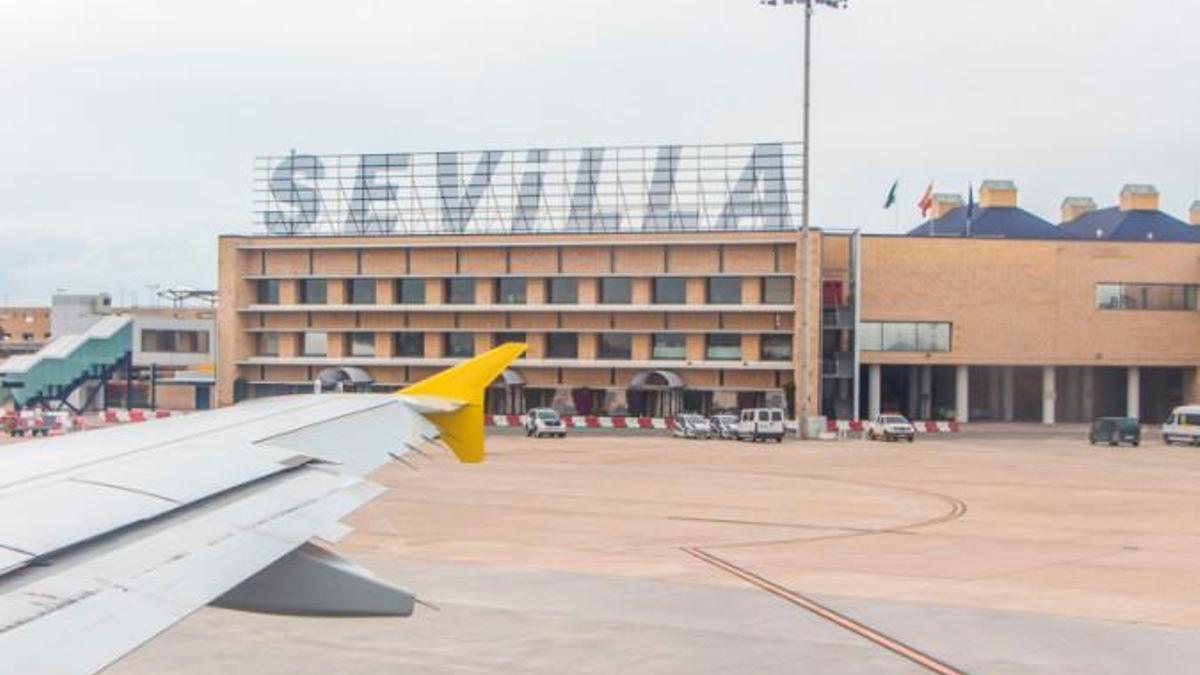 La conexión entre Sevilla y el aeropuerto es una de las infraestructuras más demandadas en la ciudad.