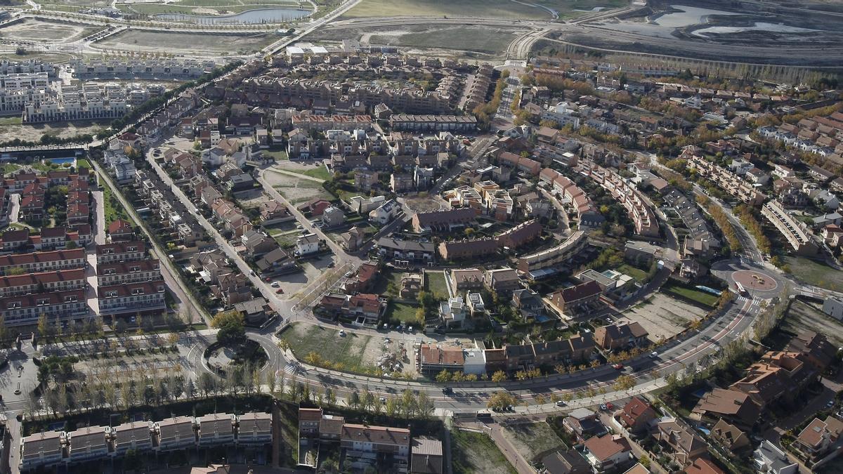 Vista aérea del barrio de Montecanal, en Zaragoza.