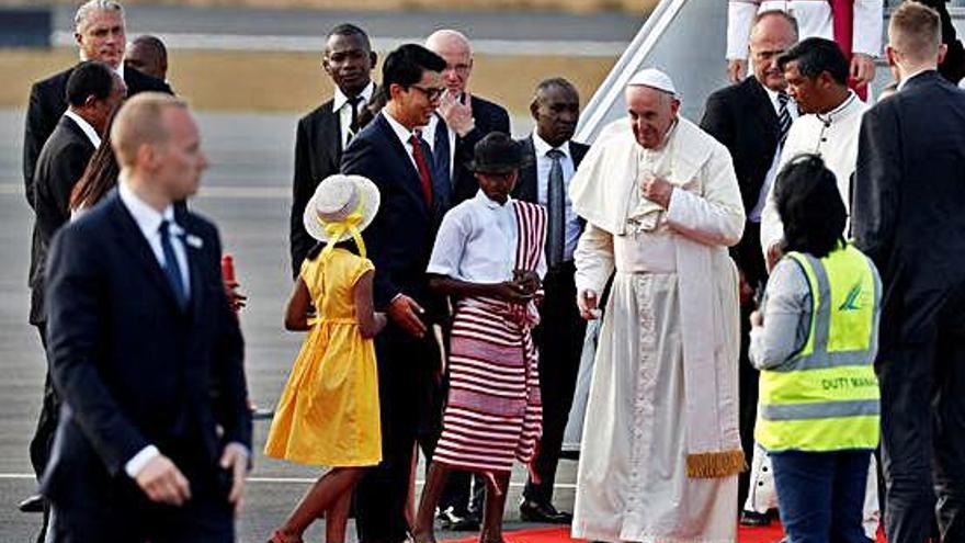 El Papa, quan acabava d&#039;arribar a Madagascar, ahir a la tarda.