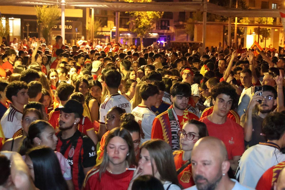 Celebración en la Fuente de La Marina España campeona del Mundial 2026 Celebración en la Fuente de La Marina España campeona del Mundial 2026