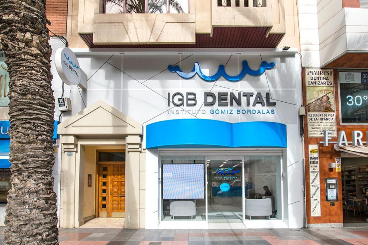 Clínica IGB Dental en Alicante, ubicada en Av. Alfonso El Sabio, 20.
