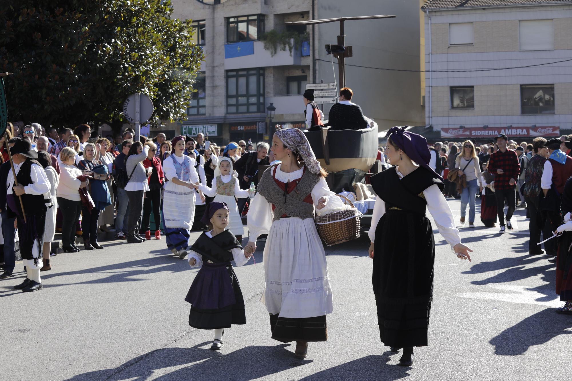 EN IMÁGENES: La localidad allerana de Moreda celebra San Martín, la fiesta de los Humanitarios