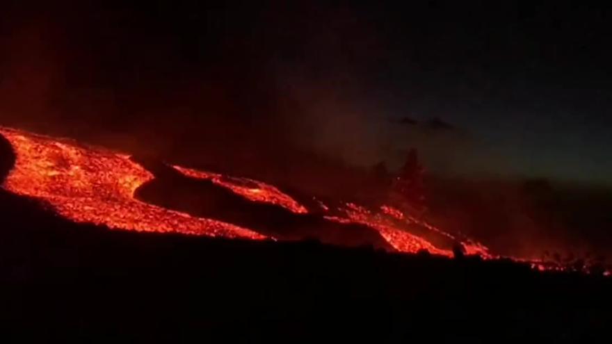 Río de lava en el volcán de La Palma.