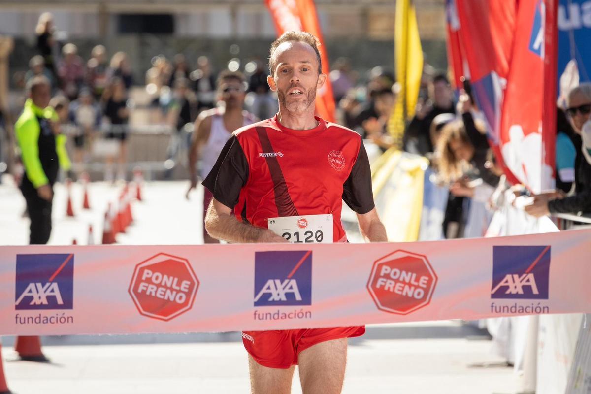 En imágenes | La Carrera Ponle Freno llena las calles del centro de Zaragoza