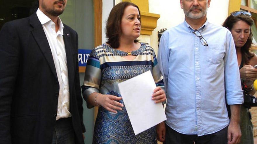 La alcaldesa y los portavoces de IU y Ahora Rincón-Podemos.